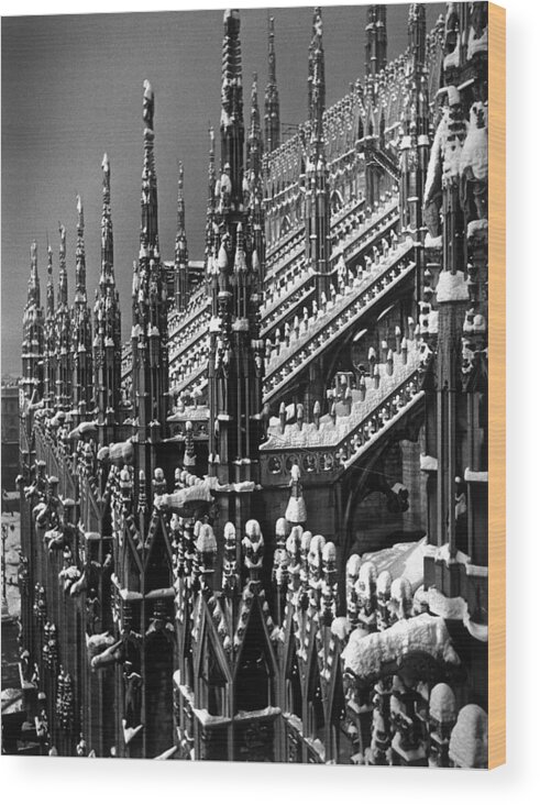 Duomo Wood Print featuring the photograph Duomo Di Milano by Alfred Eisenstaedt