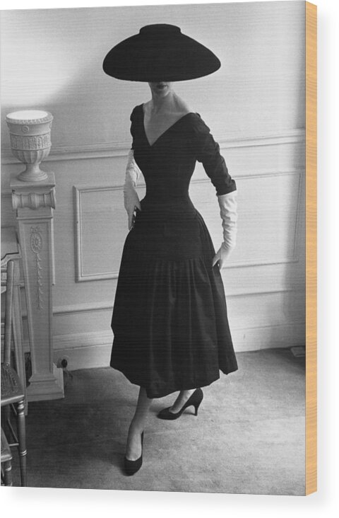 1950-1959 Wood Print featuring the photograph New Look by Kurt Hutton