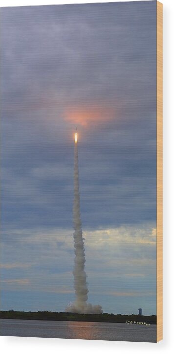 Launch Wood Print featuring the photograph T plus 00-00-21 by R B Harper