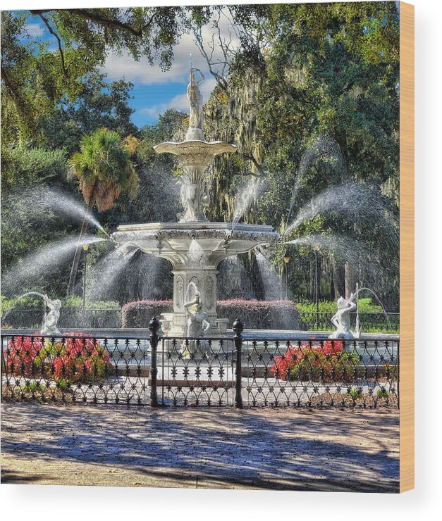 Frank J Benz Wood Print featuring the photograph Forsyth Park Fountain by Frank J Benz