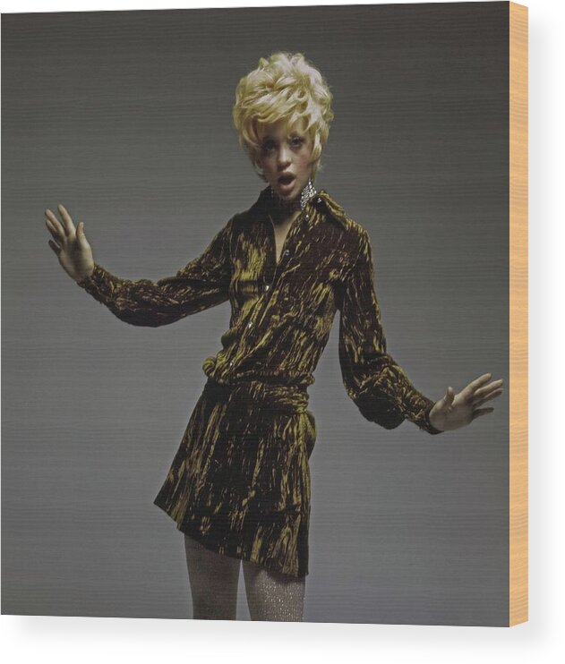 Fashion Wood Print featuring the photograph Goldie Hawn Wearing Weber Originals by Bert Stern