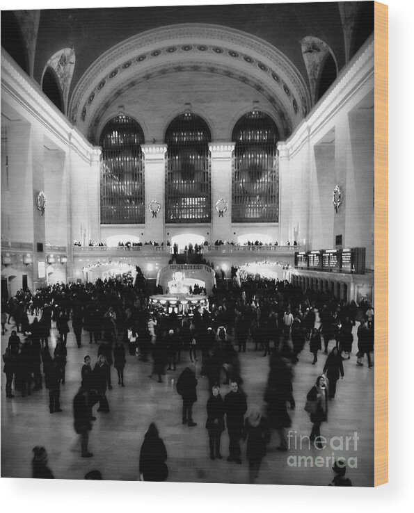 Grand Central Wood Print featuring the photograph In Awe at Grand Central by James Aiken