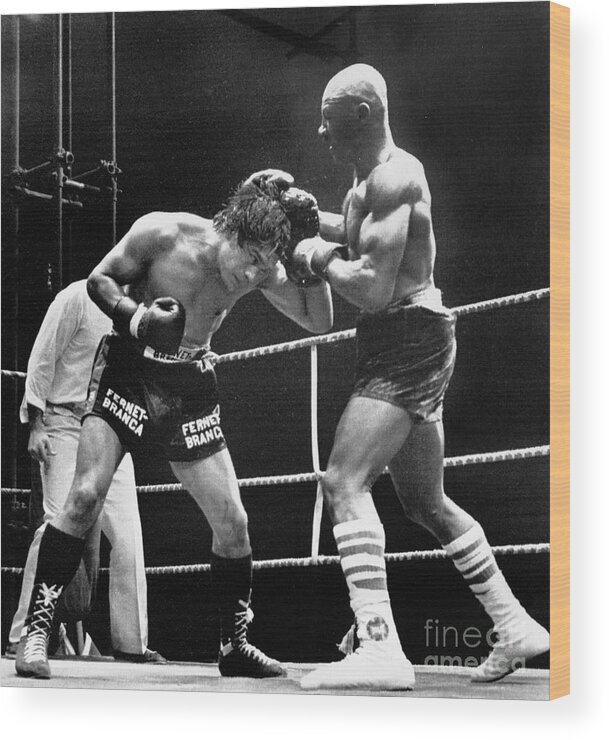 Fighting Wood Print featuring the photograph Hagler Beat Cabrera by Bettmann
