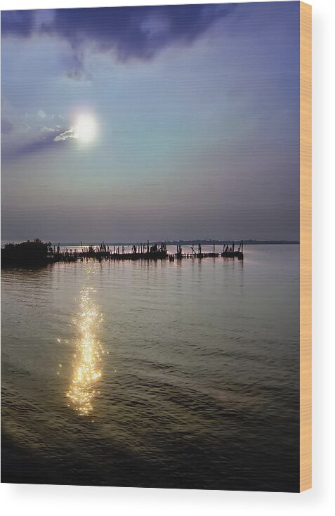 Sunset Wood Print featuring the photograph Land of the Sparkling Sun by Darlene Kwiatkowski