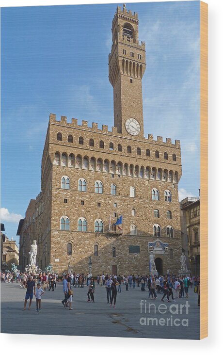 Paazzo Vecchio Wood Print featuring the photograph Palazzo Vecchio - Florence by Phil Banks