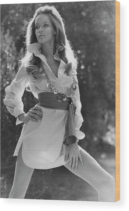 Fashion Wood Print featuring the photograph Veruschka Von Lehndorff Wearing An Alice Stuart by Franco Rubartelli