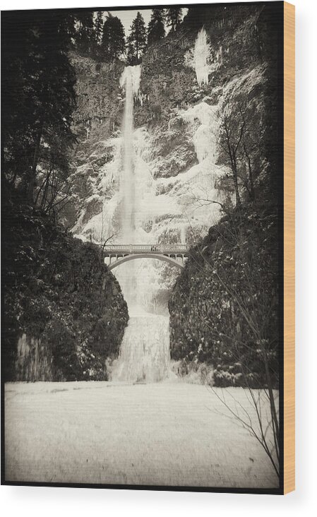 Vintage Wood Print featuring the photograph Vintage Multnomah Falls by Jon Ares