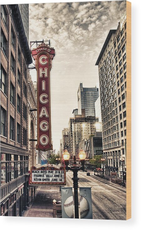 Chicago Wood Print featuring the photograph Chicago Theater by Tammy Wetzel