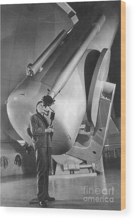 History Wood Print featuring the photograph Edwin Hubble And Telescope Palomar by Science Source