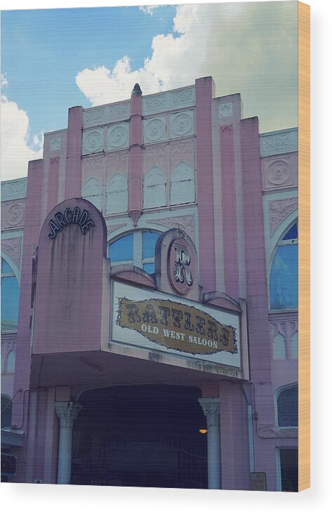 Arcadia Florida Wood Print featuring the photograph Rattlers Saloon 2 by Laurie Perry