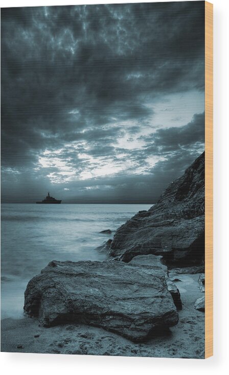 Bay Wood Print featuring the photograph Stormy Ocean by Jaroslaw Grudzinski