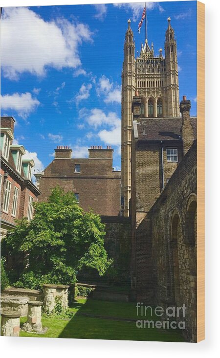 Westminster Abby Wood Print featuring the photograph Westminster Abby Garden by Suzanne Lorenz