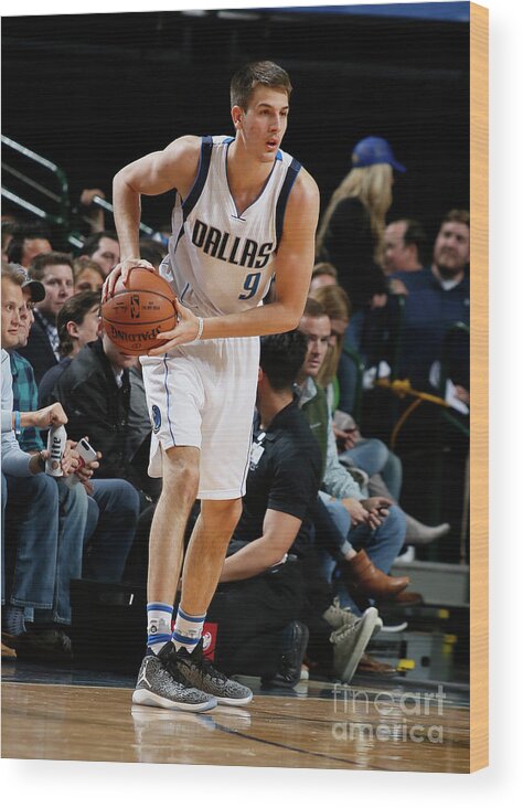 Nba Pro Basketball Wood Print featuring the photograph Memphis Grizzlies V Dallas Mavericks by Danny Bollinger