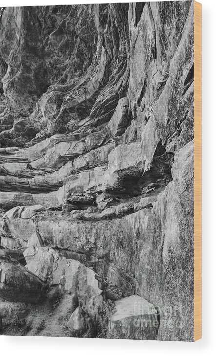 Tennessee Wood Print featuring the photograph Black And White Sandstone Cliff by Phil Perkins