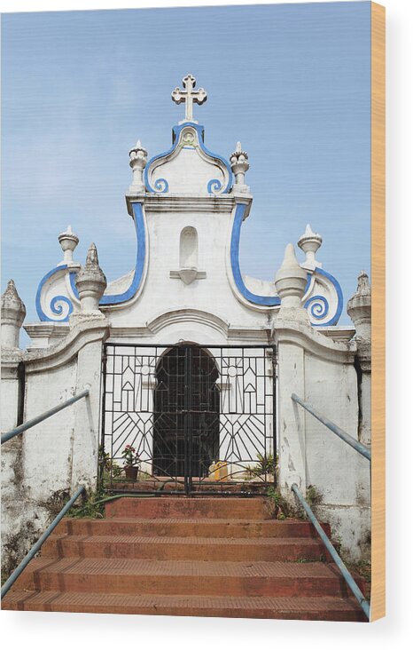 Arch Wood Print featuring the photograph Goa Cemetery Gate by Sisoje