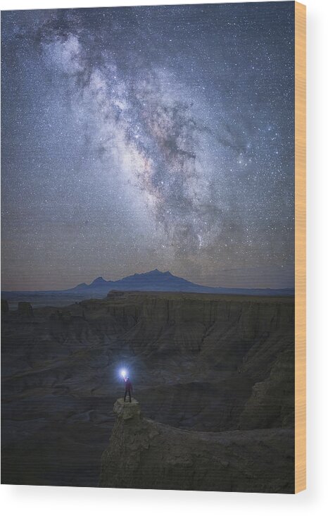Sky Wood Print featuring the photograph Lightening The Night Sky by Michael Zheng