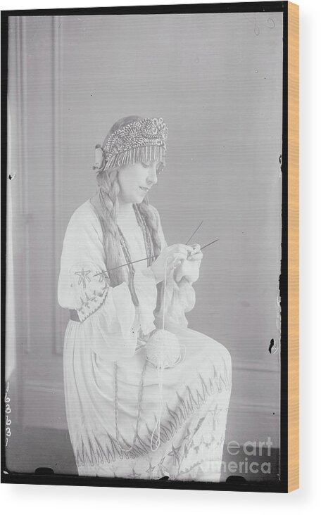 People Wood Print featuring the photograph Lucrezia Bori Knitting by Bettmann