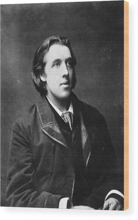 People Wood Print featuring the photograph Oscar Wilde by Hulton Archive