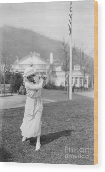 People Wood Print featuring the photograph Socialite Woman Playing Golf by Bettmann