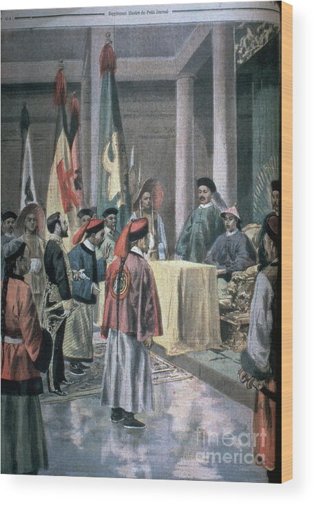 People Wood Print featuring the photograph The Emperor Of China Receiving by Bettmann