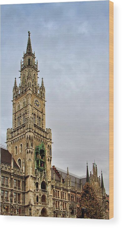 Marienplatz Wood Print featuring the photograph The Glockenspiel Munich #2 by Shirley Mitchell