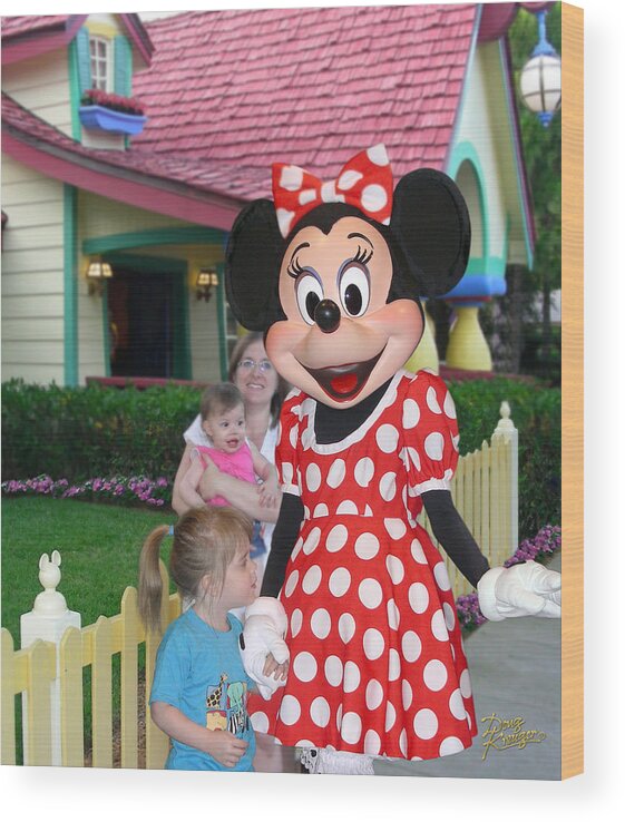 Minnie Mouse Greeting Wood Print featuring the photograph Minnie Mouse Greeting by Doug Kreuger