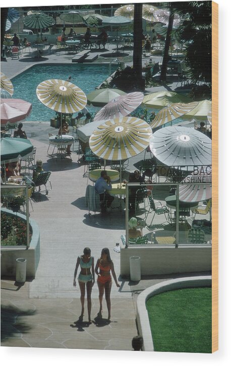 People Wood Print featuring the photograph Camelback Inn by Slim Aarons