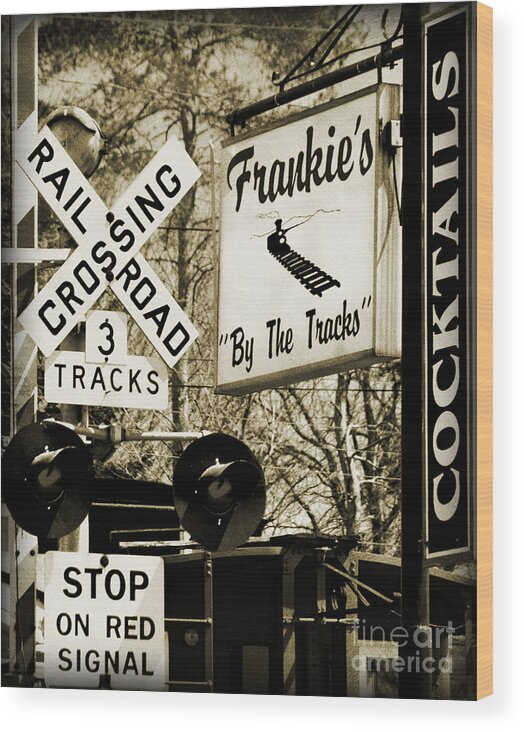 Bar Wood Print featuring the photograph Barhopping at Frankies 2 by Lee Craig