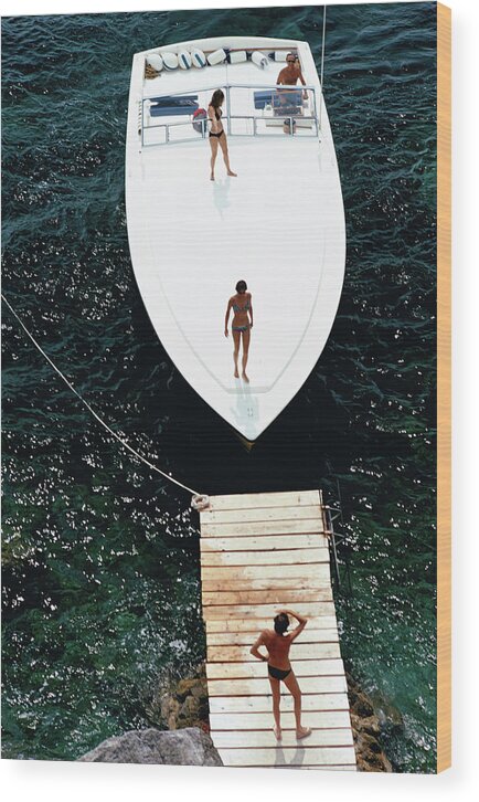 Motorboat Wood Print featuring the photograph Speedboat Landing by Slim Aarons
