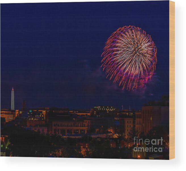 Washington Wood Print featuring the photograph Fireworks over DC by Izet Kapetanovic