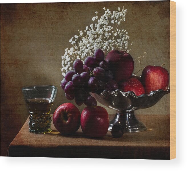 Ontbijt Wood Print featuring the photograph Fruits in Tazza and Berkemeyer by Levin Rodriguez