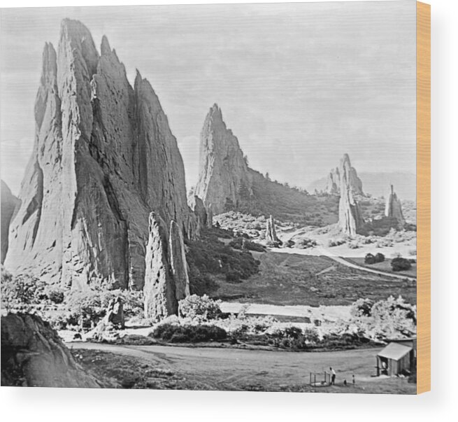 Tourist Attraction Wood Print featuring the photograph Garden of the Gods 1915 by A Macarthur Gurmankin