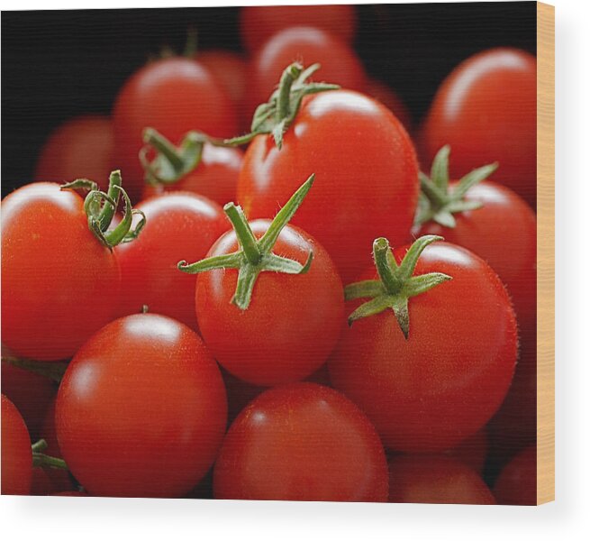 Tomatoes Wood Print featuring the photograph Homegrown Tomatoes by Rona Black