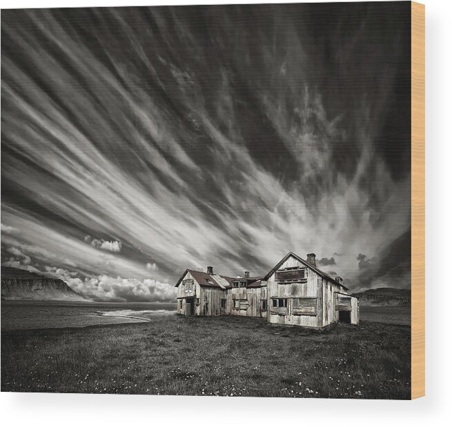 Landscape Wood Print featuring the photograph Old Hospital (mono) by ?orsteinn H. Ingibergsson