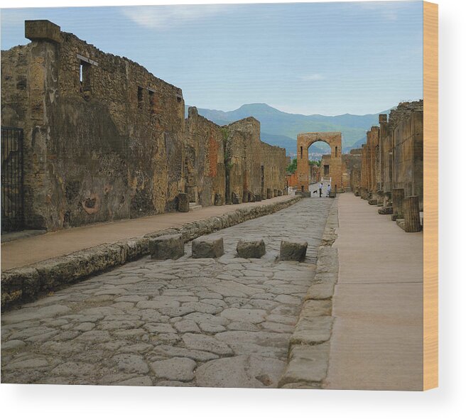Pompeii. Italy Wood Print featuring the photograph Roman Street in Pompeii by Alan Toepfer
