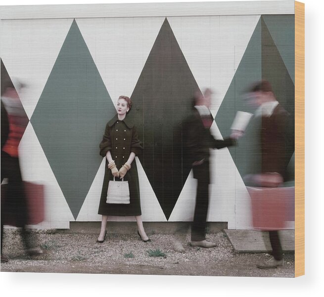 Fashion Wood Print featuring the photograph Sheila Kilgore Amid Passersby by Leombruno-Bodi