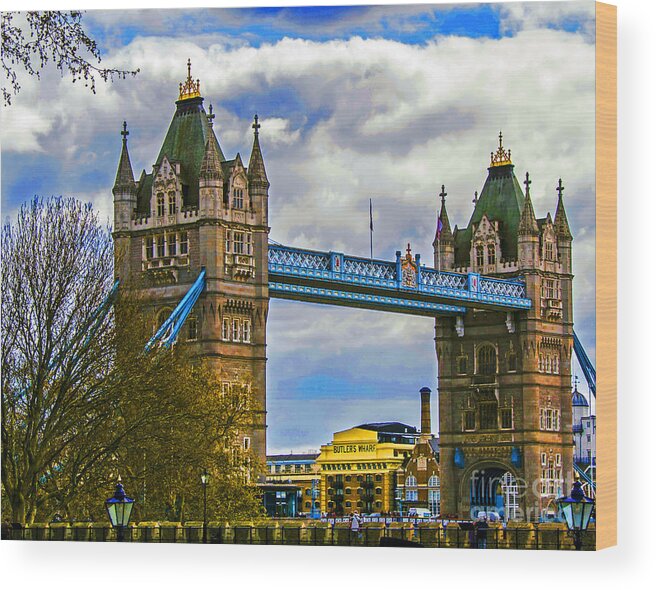 Travel Wood Print featuring the photograph Tower Bridge by Elvis Vaughn