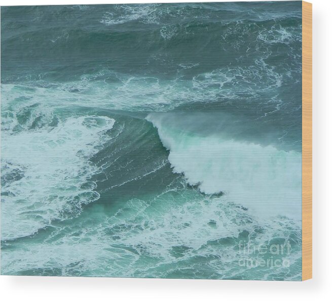 Oregon Wood Print featuring the photograph Wave 6 by Gallery Of Hope 