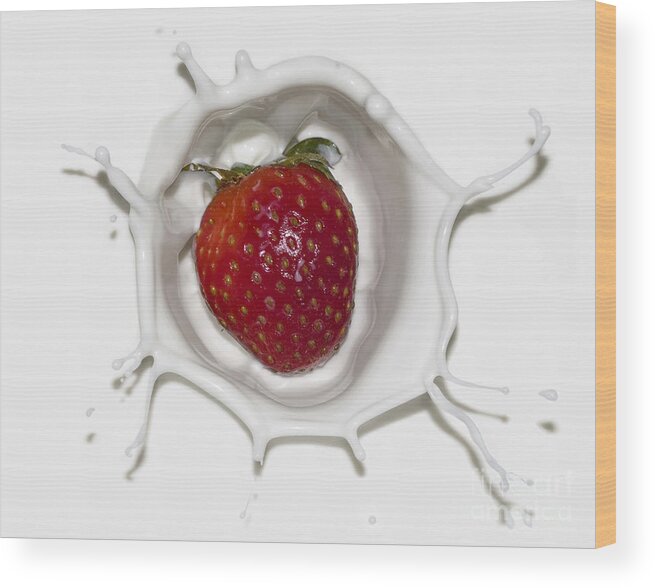 Dunk Wood Print featuring the photograph Splash of Strawberry by Jane Brack