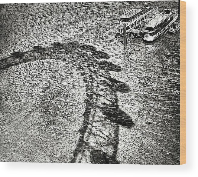 London Eye Wood Print featuring the photograph Eye Shadow by Jessica Levant