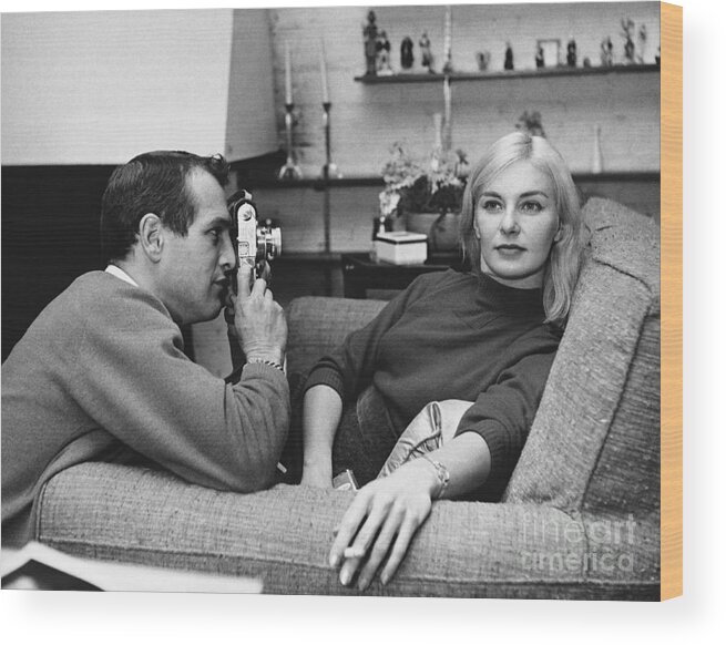 Actress Wood Print featuring the photograph Paul Newman and Joanne Woodward by Louis Goldman