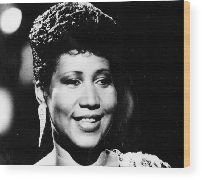 Aretha Franklin Wood Print featuring the photograph Aretha Franklin by Afro Newspaper/gado
