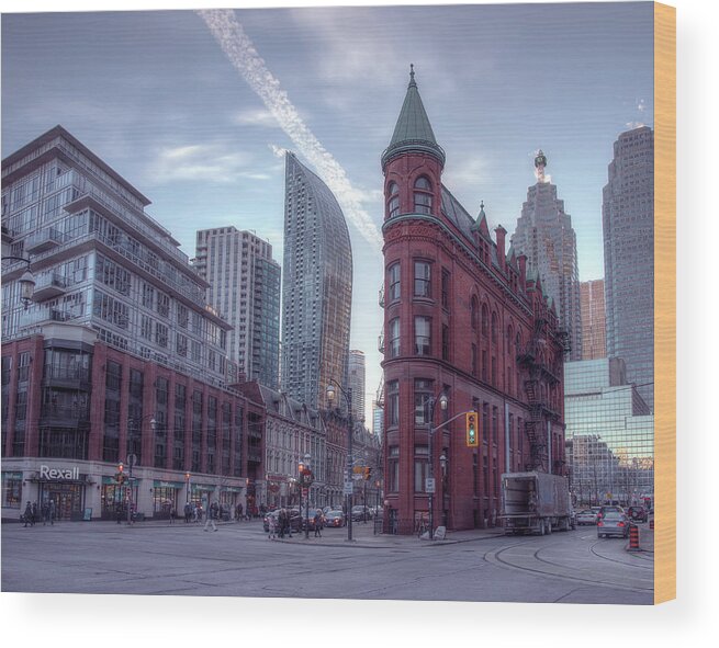 Toronto Wood Print featuring the photograph Flatiron Sundown by Rick Shea