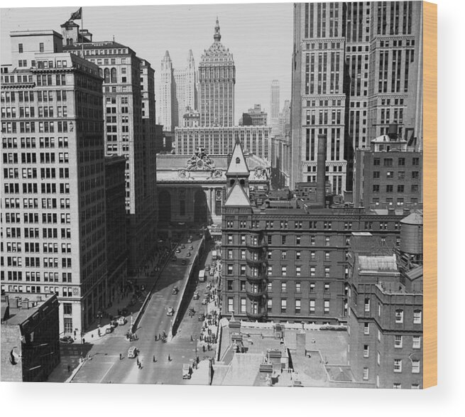 1940-1949 Wood Print featuring the photograph Grand Central Terminal Center, At Top by New York Daily News Archive