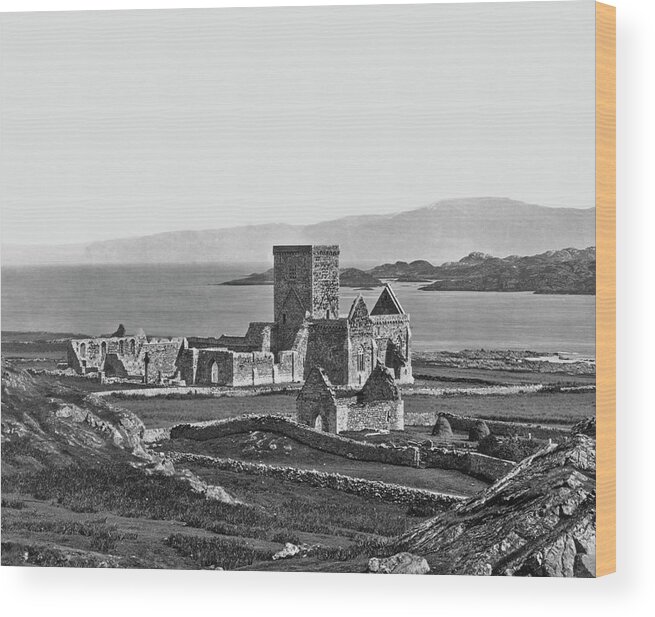 Place Of Burial Wood Print featuring the photograph Iona Cathedral by Epics