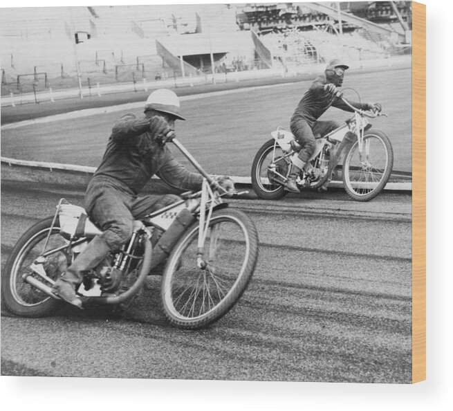 Sports Helmet Wood Print featuring the photograph Speedway Racing by Central Press