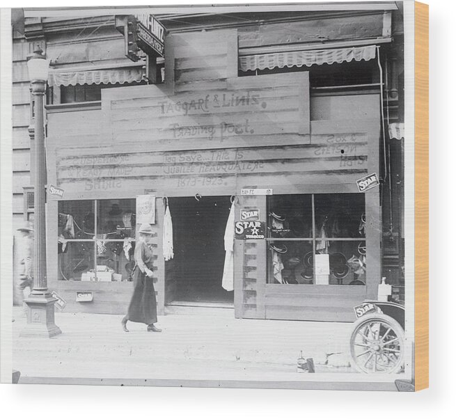 People Wood Print featuring the photograph Store Getting Ready For Fort Worth by Bettmann