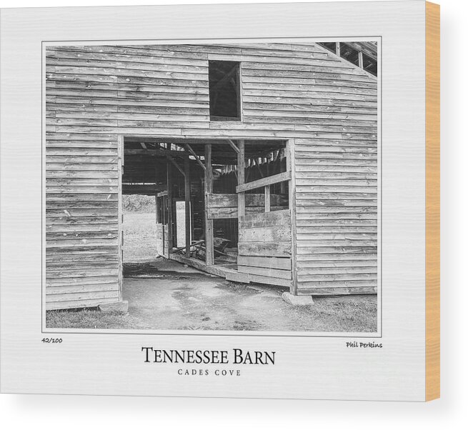 Tennessee Wood Print featuring the photograph Tennessee Barn by Phil Perkins