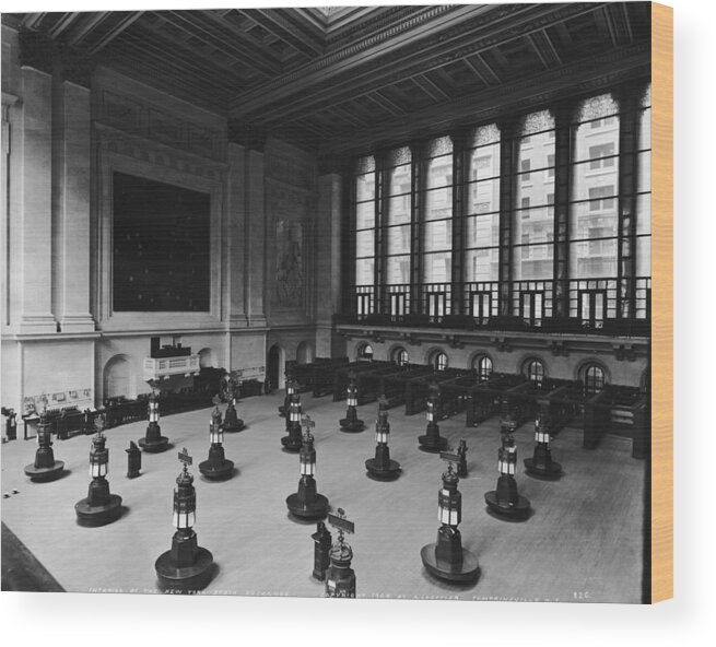 Trading Wood Print featuring the photograph Trading Floor by Hulton Archive