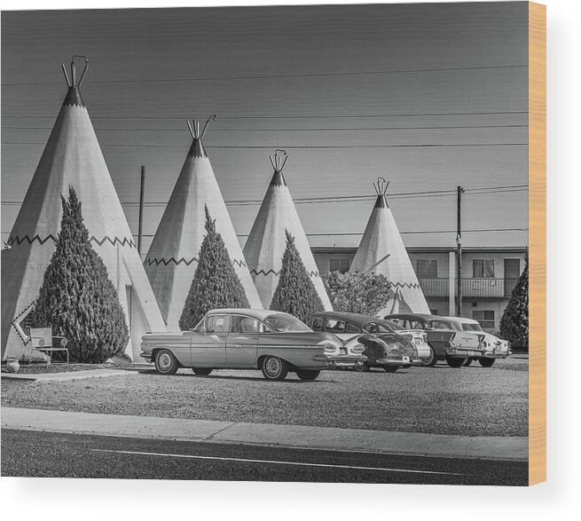 Holbrook Wood Print featuring the photograph Wigwam Motel Park BW by Micah Offman